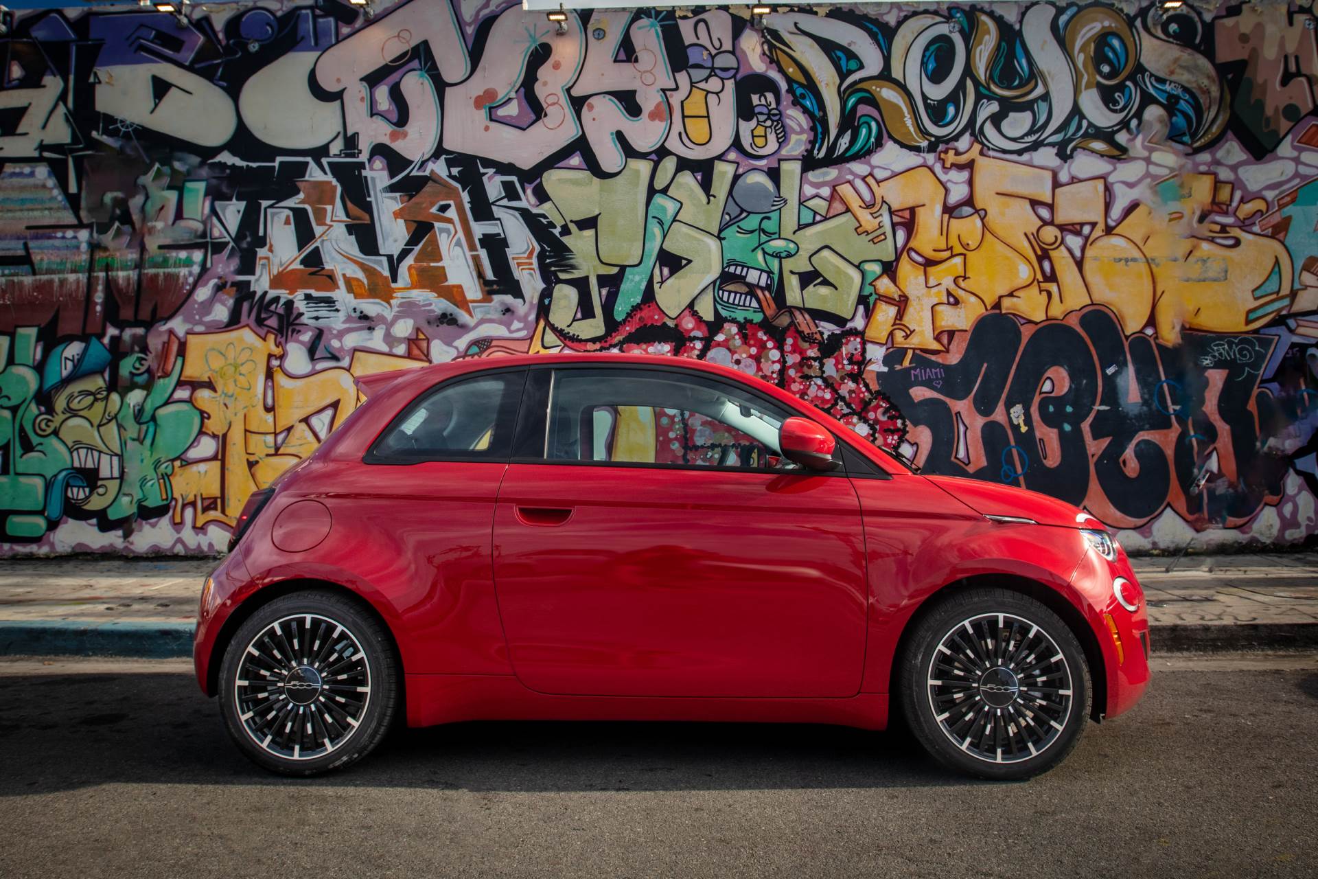 Fiat 500e 2024 _ Foto Fiat (5).jpg - Stellantis / Fiat   Fiat 500e 2024 _ Foto Fiat (5).jpg - Stellantis / Fiat