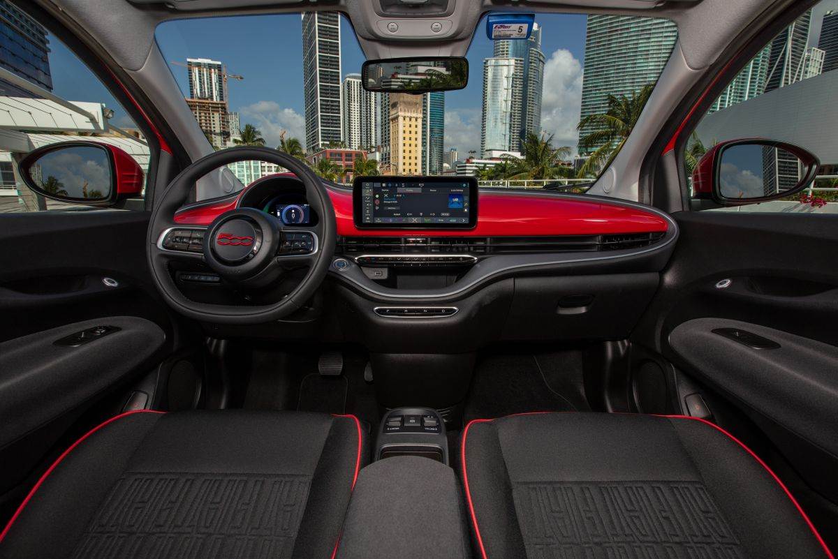 Fiat 500e 2024 _ Foto Fiat (11).jpg - Stellantis / Fiat   Fiat 500e 2024 _ Foto Fiat (11).jpg - Stellantis / Fiat