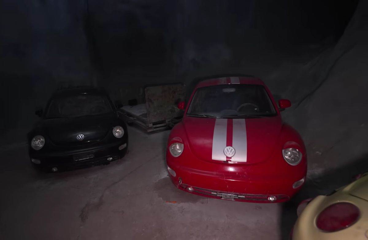  Volkswagen _ stari automobili _ rudnik Švajcarska _ Foto YouTube Exploring the Unbeaten Path (13).jpg - YouTube / Exploring the Unbeaten Path 