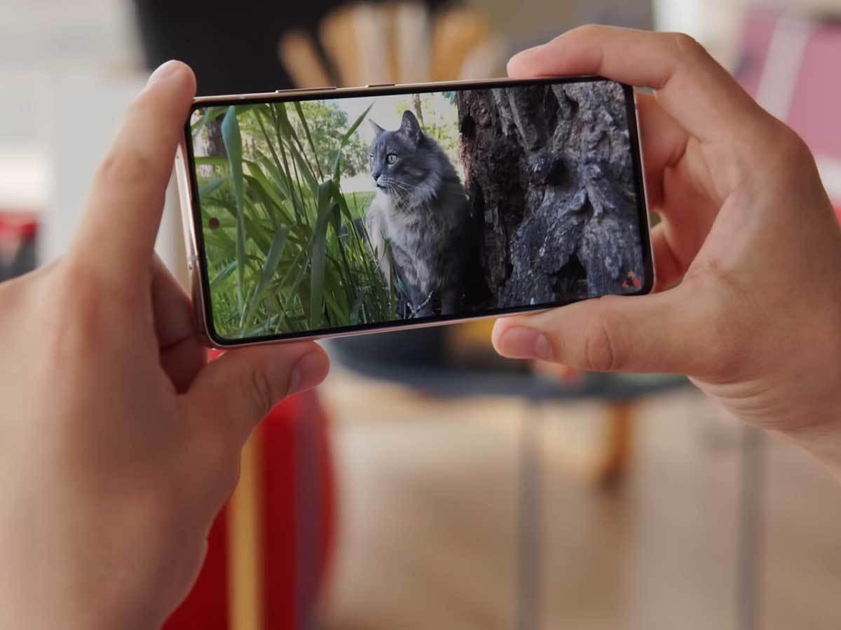  Samsung Galaxy A51 5G full review 1-18 screenshot.jpg - YouTube / GSMArena 