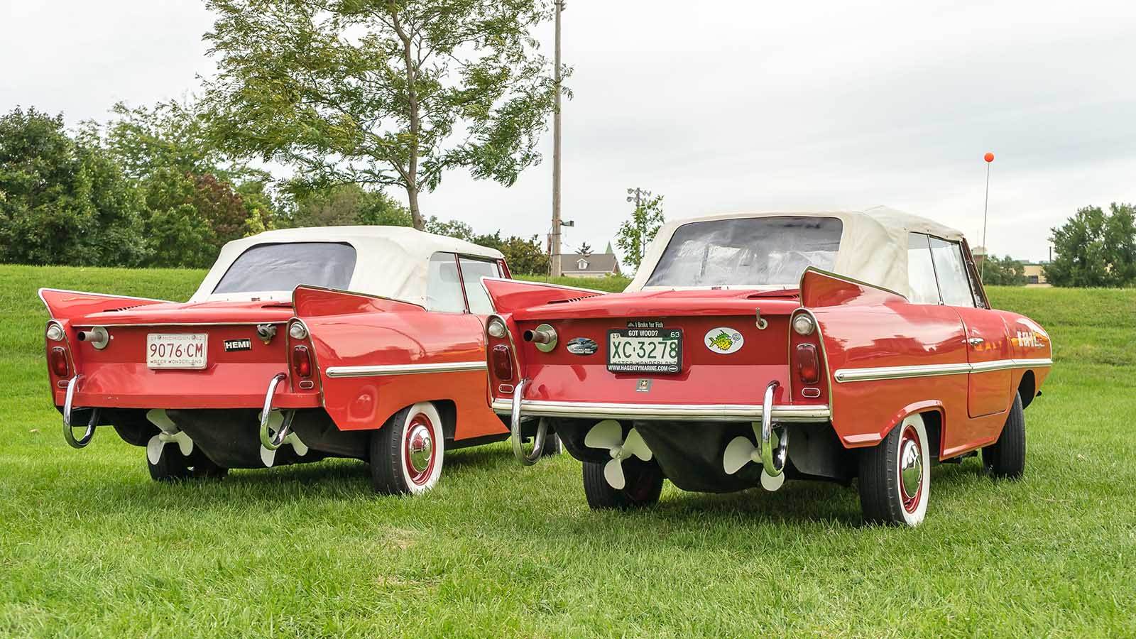 Dva Amphicar 770 automobila   Dva Amphicar 770 automobila