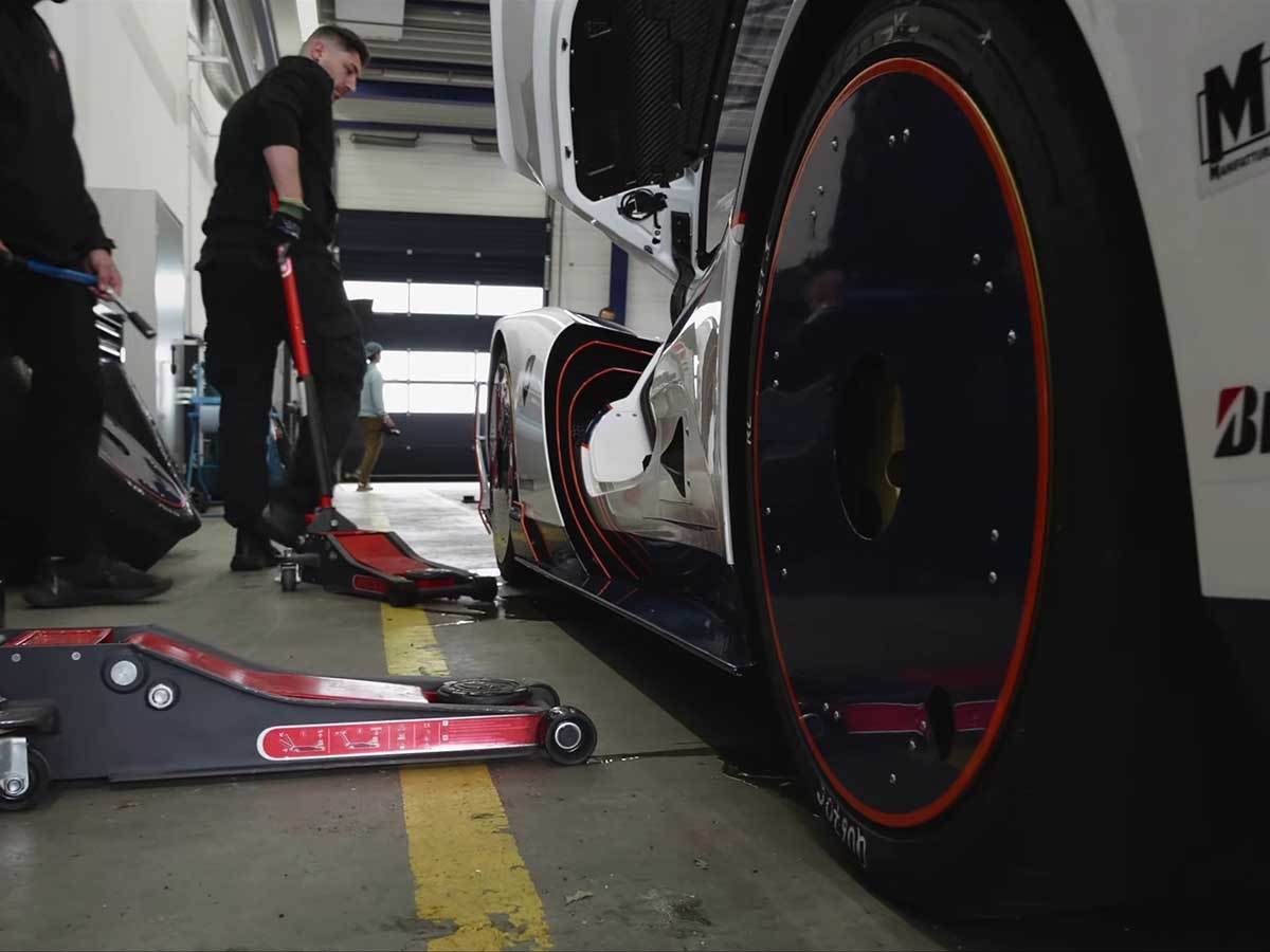  M.A.T. Aspark SP600 - New World Record for Fastest Electric Hypercar at 438.7kph 0-4 screenshot.jpg - YouTube / Manifattura Automobili Torino 