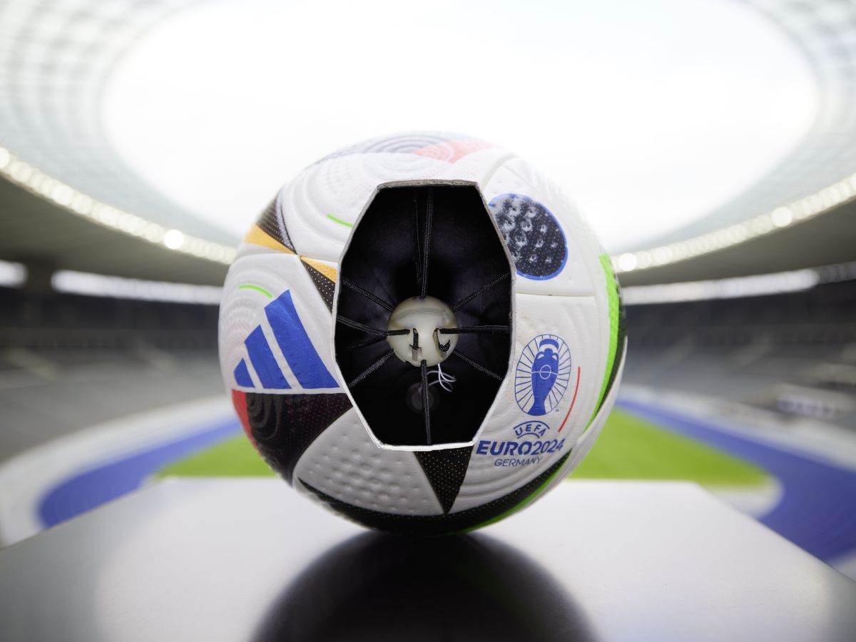 Lopta _ Euro 2024 _ Adidas _ čip _ Foto Adidas (3).jpg - Adidas   Lopta _ Euro 2024 _ Adidas _ čip _ Foto Adidas (3).jpg - Adidas