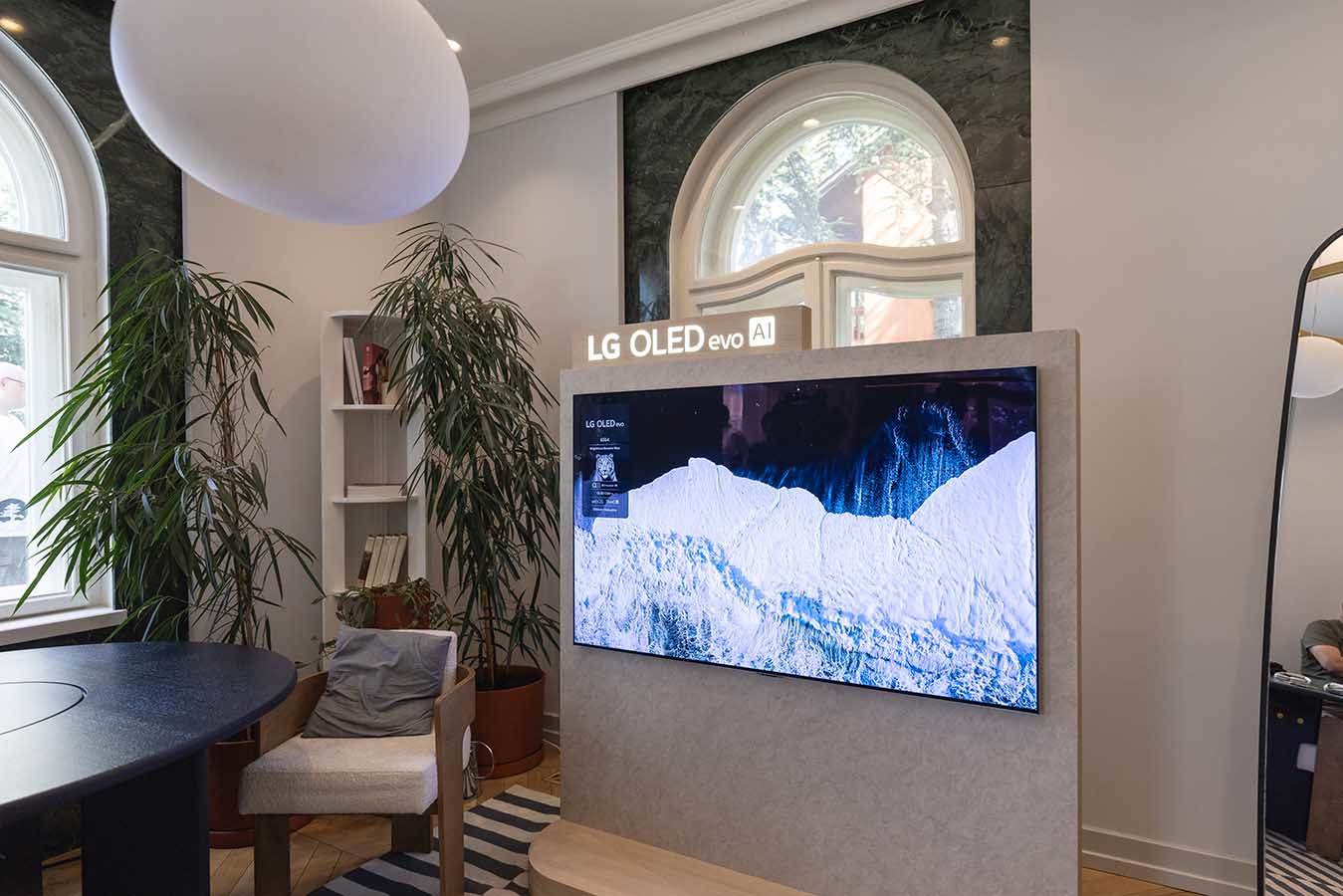 Najnoviji LG OLED televizor   Najnoviji LG OLED televizor