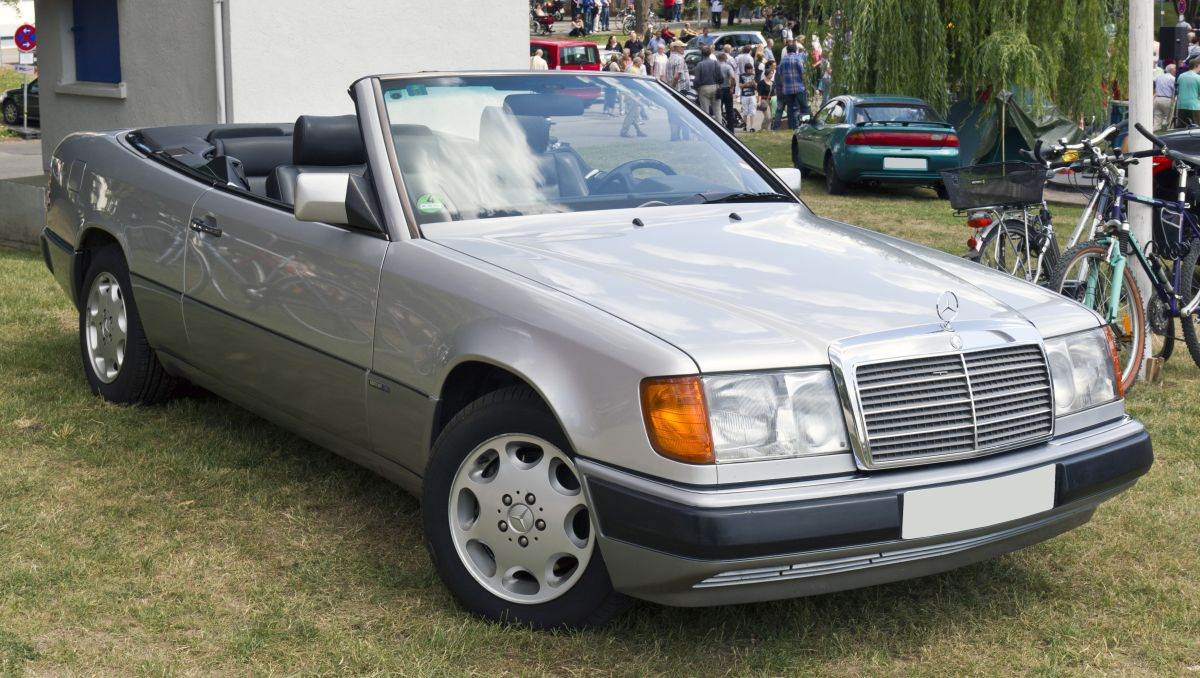  6 Mercedes-Benz W124 Cabriolet _ Foto Wikimedia Rudolf Stricker (1).jpg - Wikimedia / Rudolf Stricker 