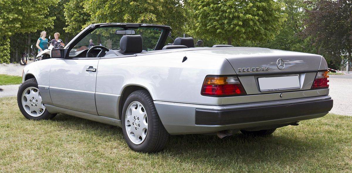  7 Mercedes-Benz W124 Cabriolet _ Foto Wikimedia Rudolf Stricker (2).jpg 