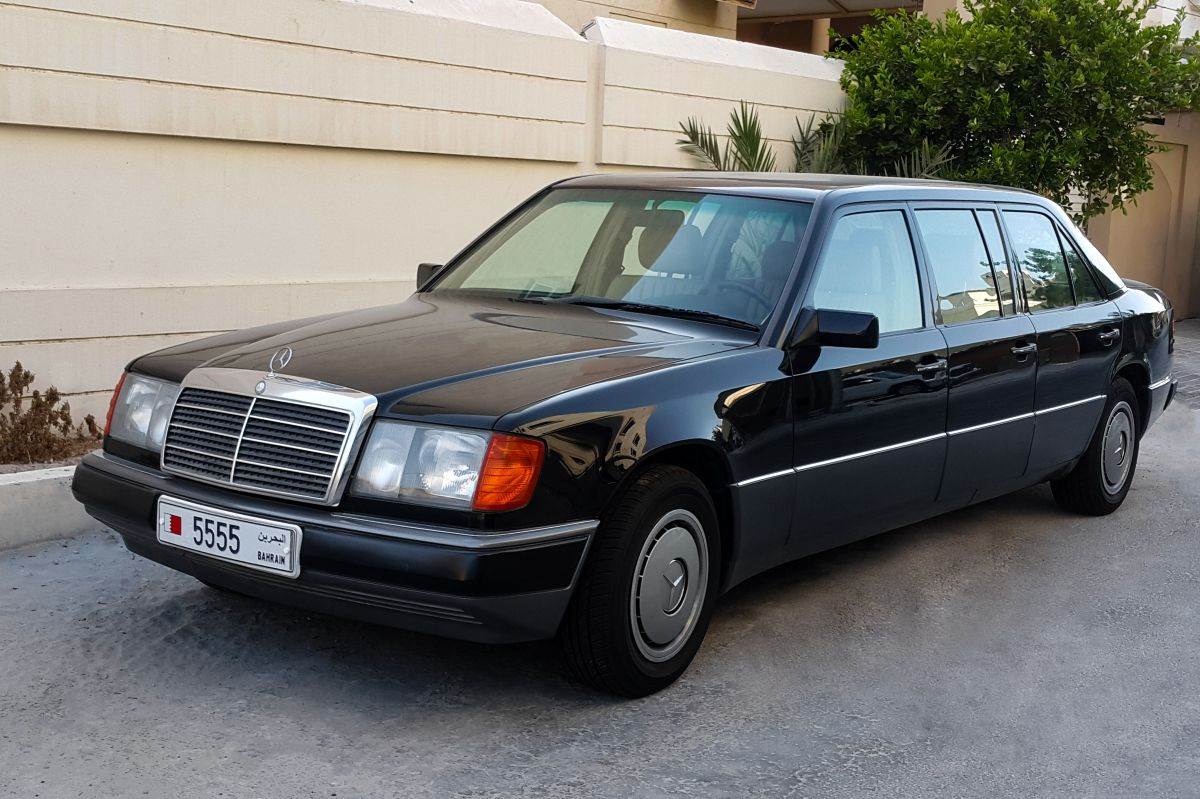  8 Mercedes-Benz W124 Limousine _ Foto Wikimedia Mohammed Hamad.jpg - Wikimedia / Mohammed Hamad 