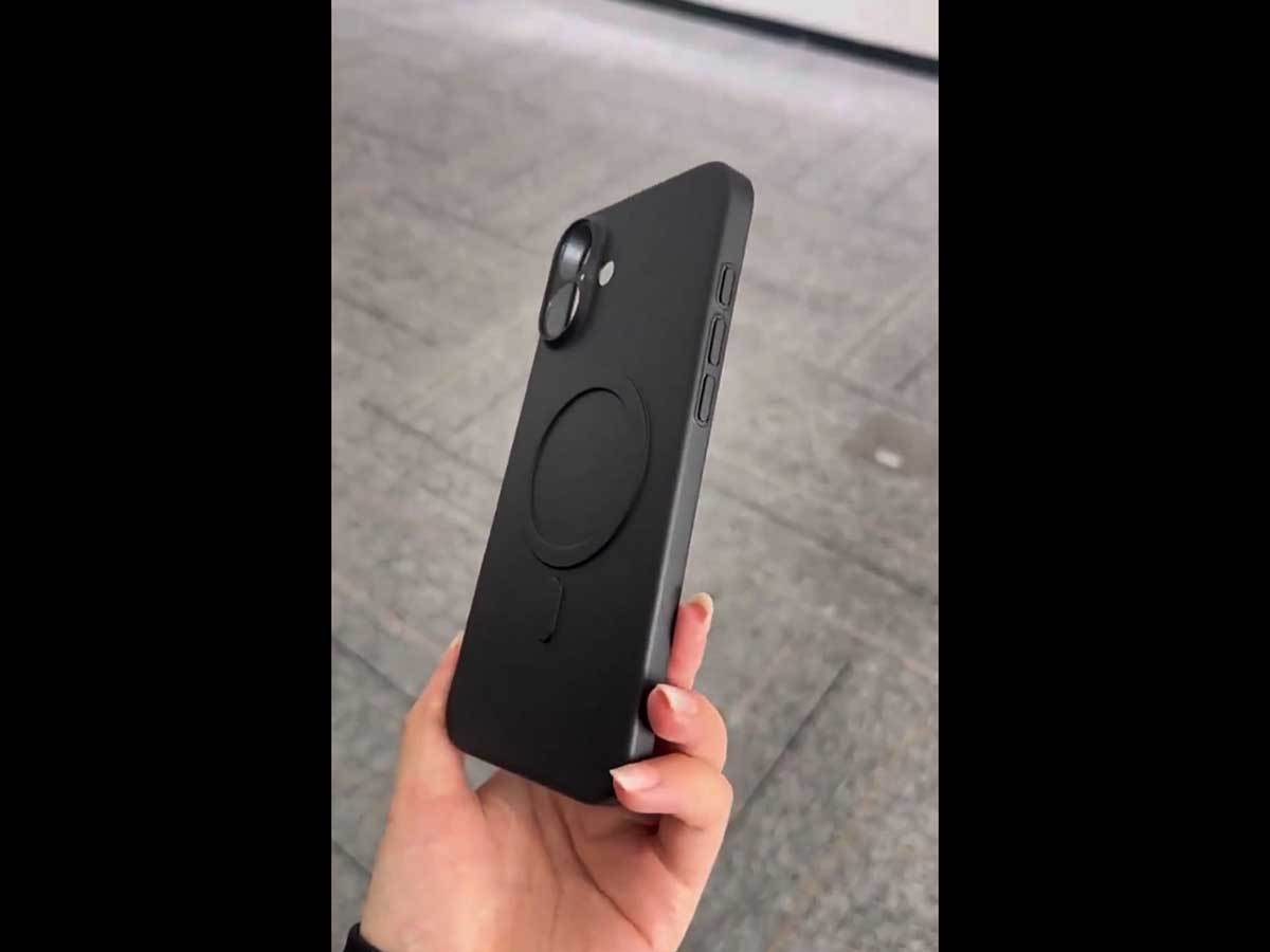 iPhone 16 1.jpg - X / UniverseIce   iPhone 16 1.jpg - X / UniverseIce