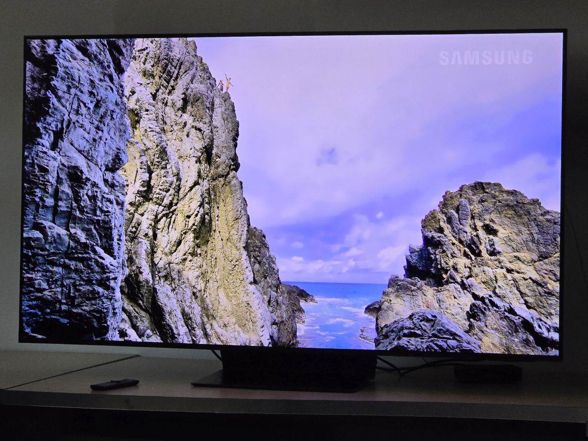 Samsung S95D _ Foto SmartLife.jpg   Samsung S95D _ Foto SmartLife.jpg