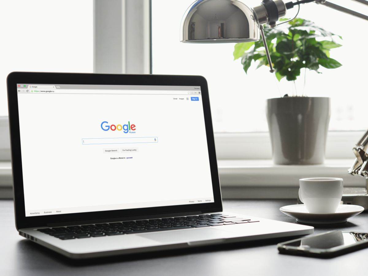 Google _ laptop _ Foto Shutterstock.jpg Google _ laptop _ Foto Shutterstock.jpg