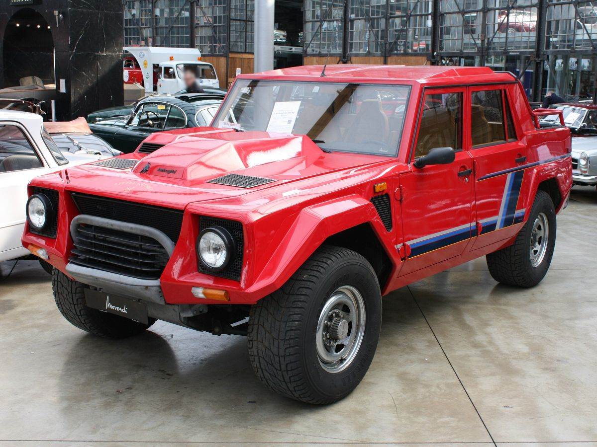 Lamborghini LM 002 _ Rambo Lambo _ Foto Wikimedia Detectandpreserve.jpg   Lamborghini LM 002 _ Rambo Lambo _ Foto Wikimedia Detectandpreserve.jpg