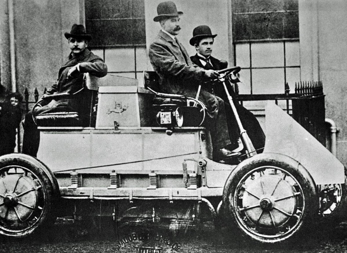Lohner-Porsche _ prvi hibrid _ Foto Wikimedia Public domanin.jpg   Lohner-Porsche _ prvi hibrid _ Foto Wikimedia Public domanin.jpg