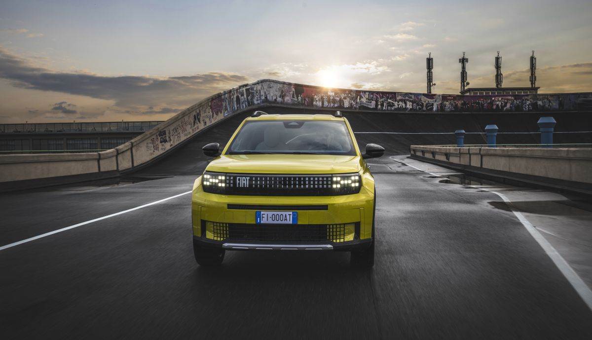 FIAT Grande Panda _ električni automobil _ spoljašnjost _ vožnja _ Foto Stellantis FIAT (1).jpg - Stellantis / Fiat   FIAT Grande Panda _ električni automobil _ spoljašnjost _ vožnja _ Foto Stellantis FIAT (1).jpg - Stellantis / Fiat