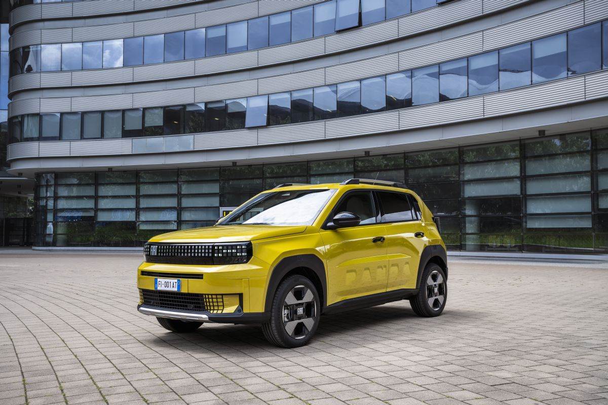 FIAT Grande Panda _ električni automobil _ spoljašnjost _ vožnja _ Foto Stellantis FIAT (3).jpg   FIAT Grande Panda _ električni automobil _ spoljašnjost _ vožnja _ Foto Stellantis FIAT (3).jpg
