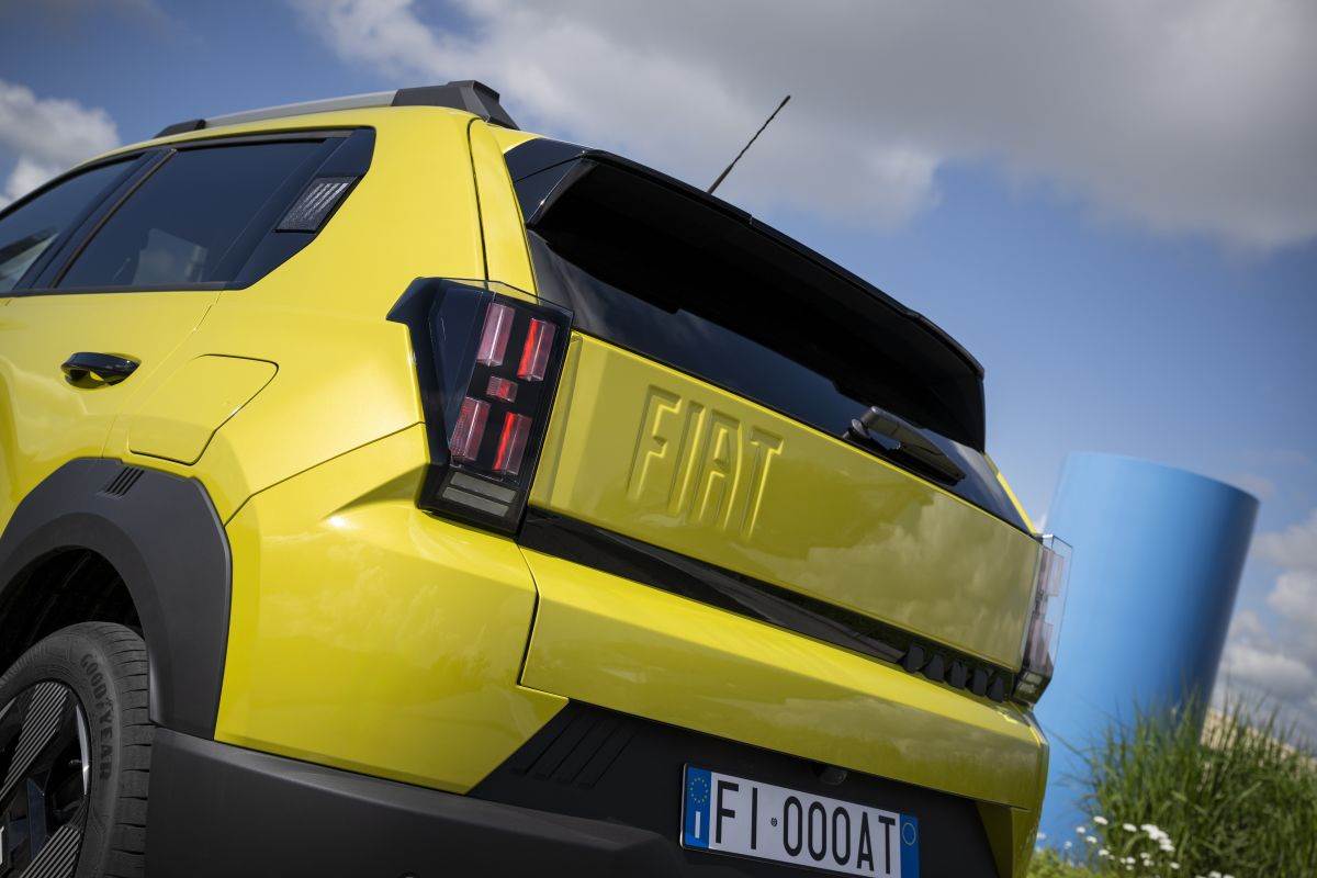 FIAT Grande Panda _ električni automobil _ spoljašnjost _ vožnja _ Foto Stellantis FIAT (6).jpg FIAT Grande Panda _ električni automobil _ spoljašnjost _ vožnja _ Foto Stellantis FIAT (6).jpg