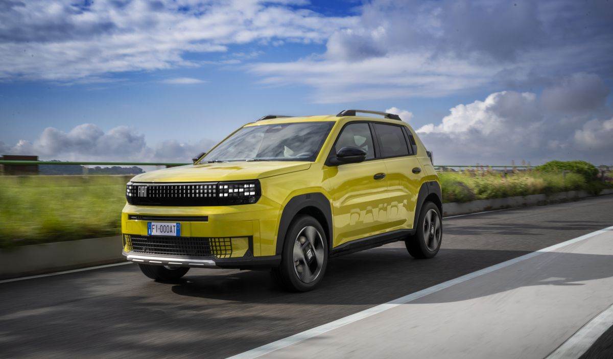 FIAT Grande Panda _ električni automobil _ spoljašnjost _ vožnja _ Foto Stellantis FIAT (8).jpg - Stellantis / Fiat   FIAT Grande Panda _ električni automobil _ spoljašnjost _ vožnja _ Foto Stellantis FIAT (8).jpg - Stellantis / Fiat