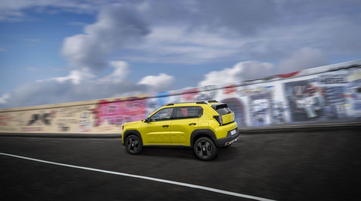 FIAT Grande Panda _ električni automobil _ spoljašnjost _ vožnja _ Foto Stellantis FIAT (9).jpg - Stellantis / Fiat   FIAT Grande Panda _ električni automobil _ spoljašnjost _ vožnja _ Foto Stellantis FIAT (9).jpg - Stellantis / Fiat