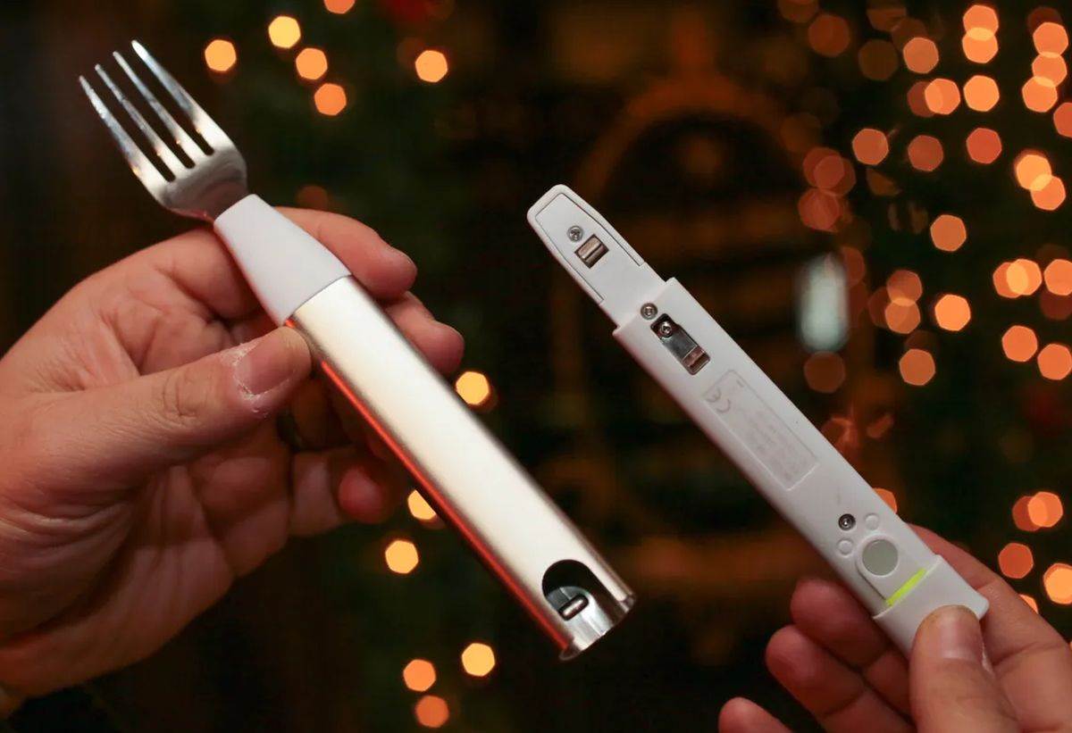 Pametna viljuška _ Foto YouTube CNET.jpg   Pametna viljuška _ Foto YouTube CNET.jpg