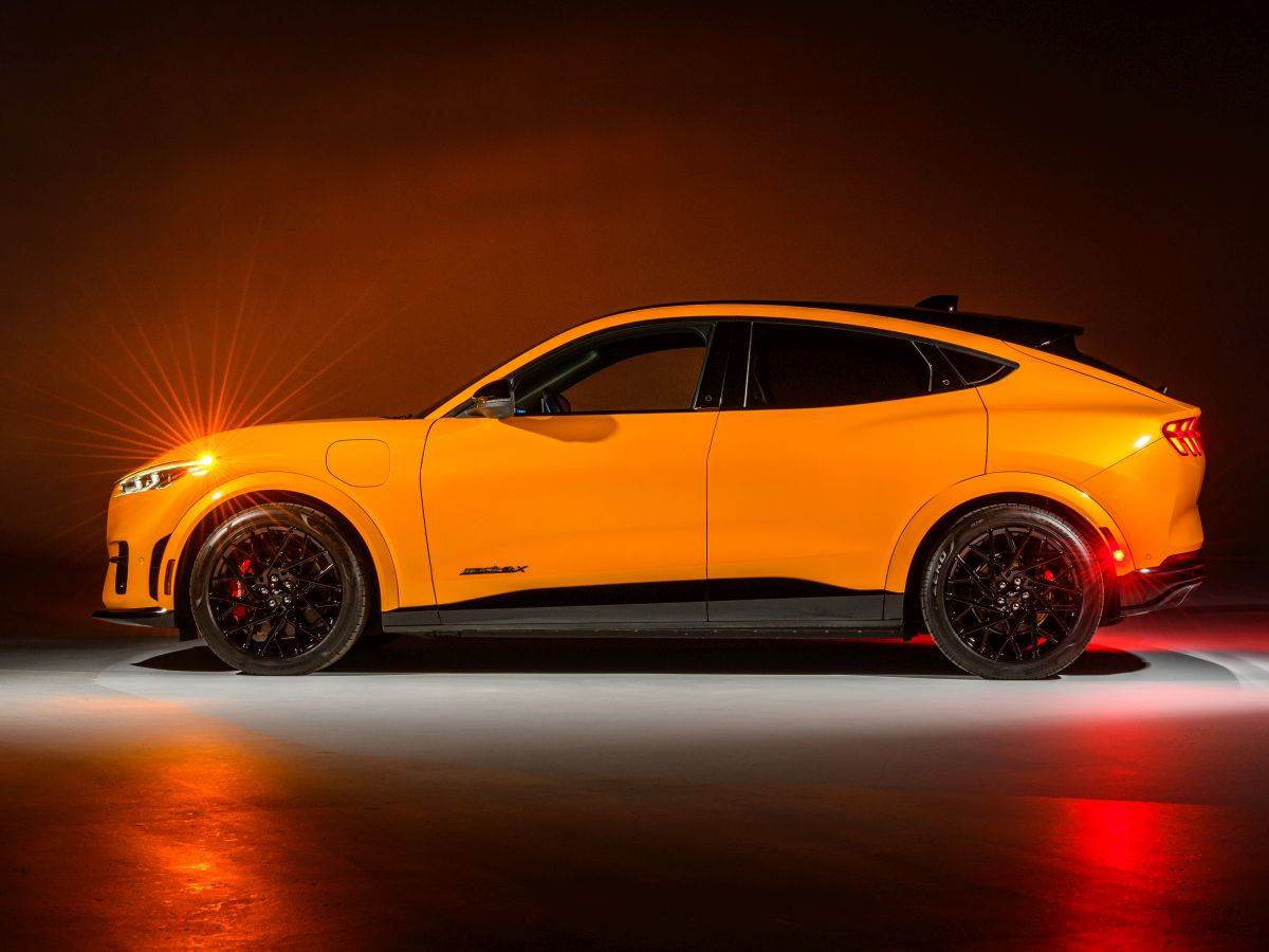  2 2023 Mustang Mach-E GT Performance Edition Nite Pony Package _ Foto Ford.jpg 