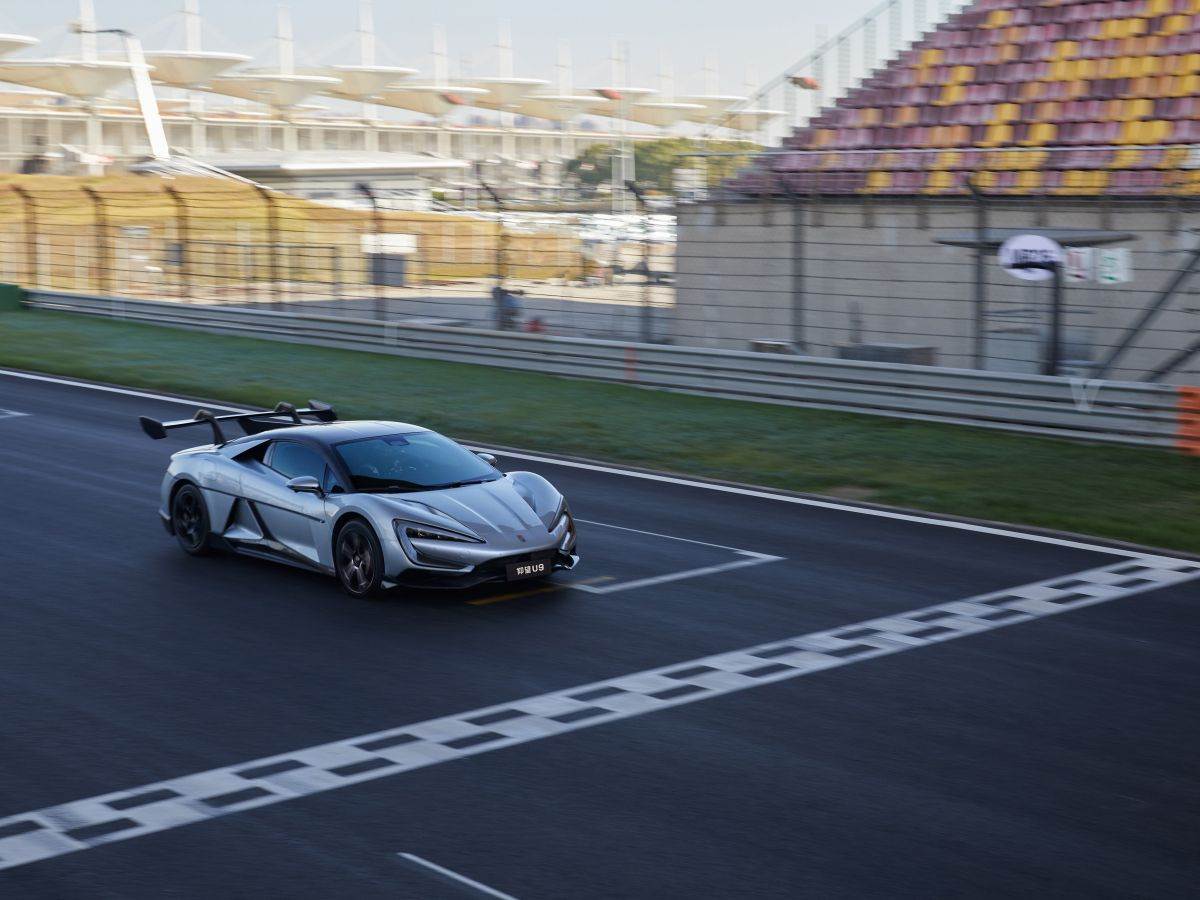  BYD YangWang U9 _ Foto BYD (4).jpg 