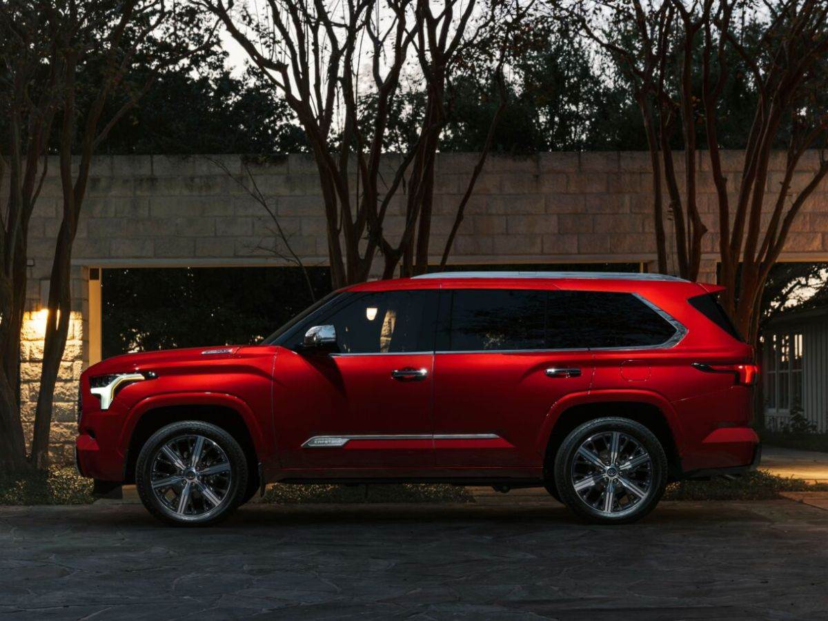  Toyota Sequoia _ Foto Toyota.jpg 