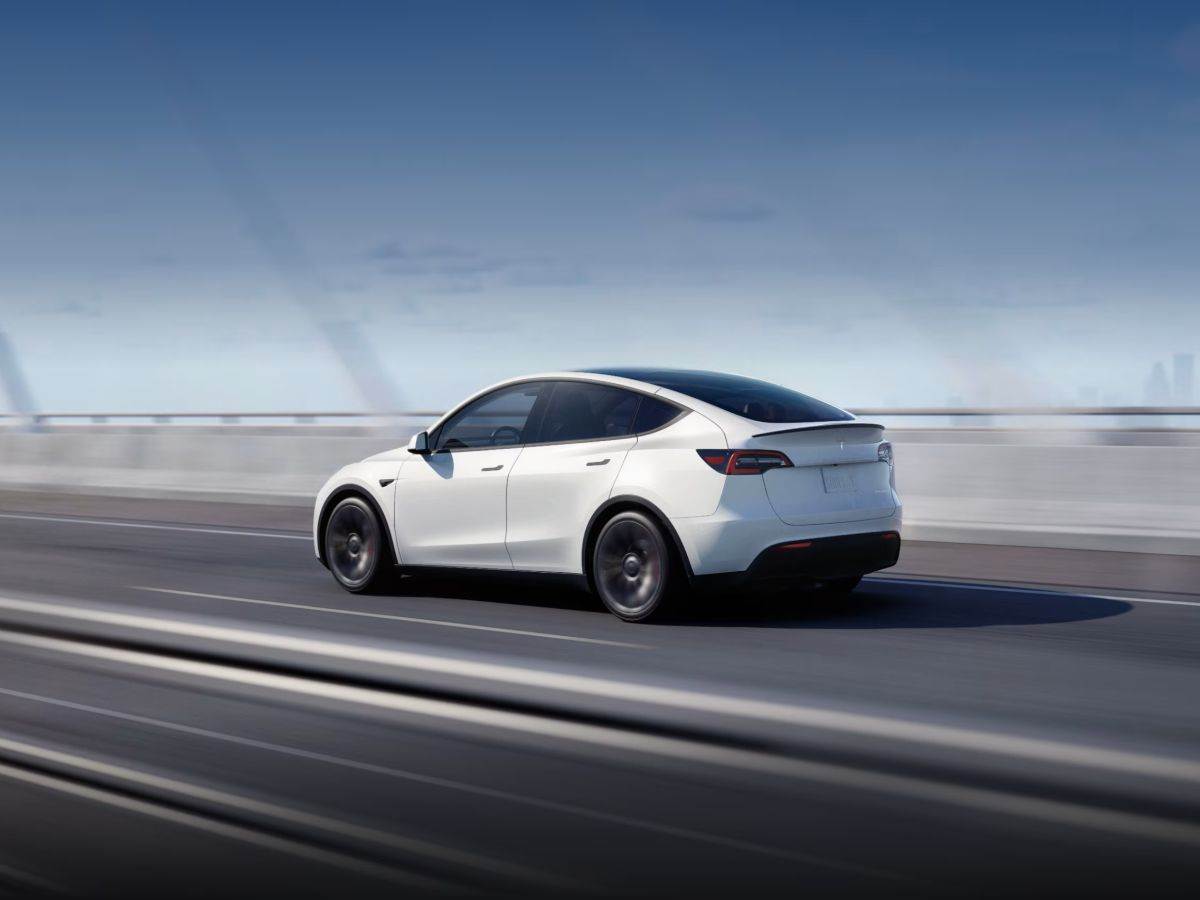 Tesla Model Y _ Foto Tesla (3).jpg Tesla Model Y _ Foto Tesla (3).jpg