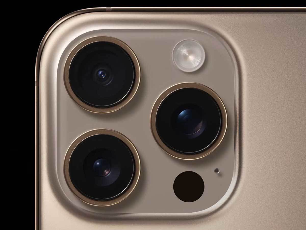  Apple Event - September 9 1-23-9 screenshot.jpg - YouTube / Apple 