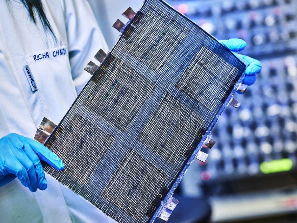  Strukturna baterija _ Foto Chalmers University of Technology _ Henrik Sandsjö (1).jpg - Chalmers University of Technology / Henrik Sandsjö 