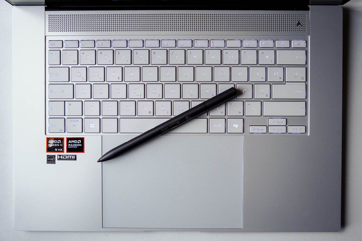  3 ASUS Zenbook S 16 UM5606w_smartlife_stefan_stojanovic_ (17).jpg 