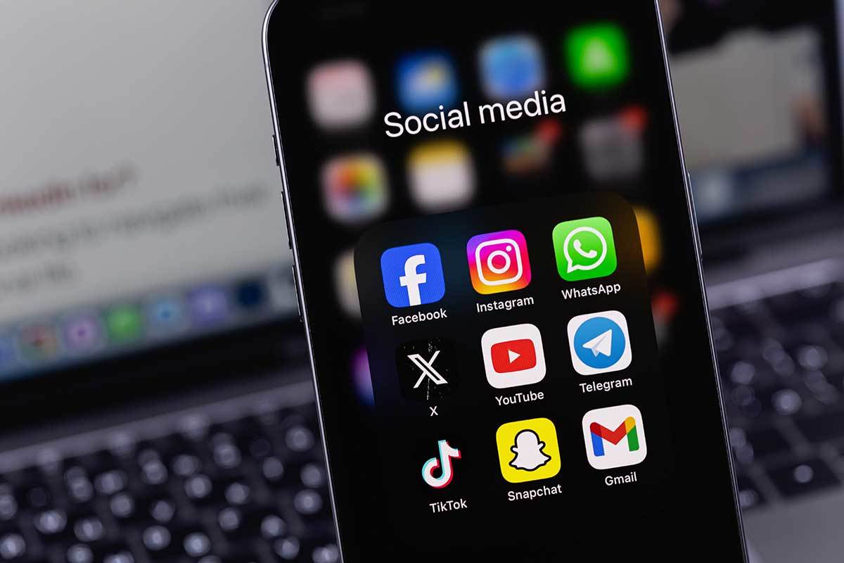 Društvene mreže na pametnom telefonu Društvene mreže na pametnom telefonu