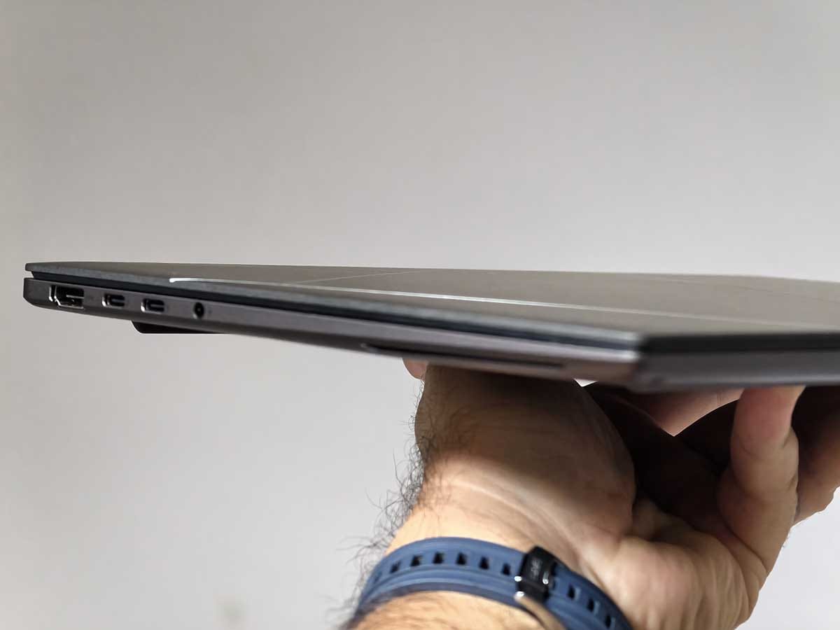 Zenbook S 14 UX5406 portovi Zenbook S 14 UX5406 portovi