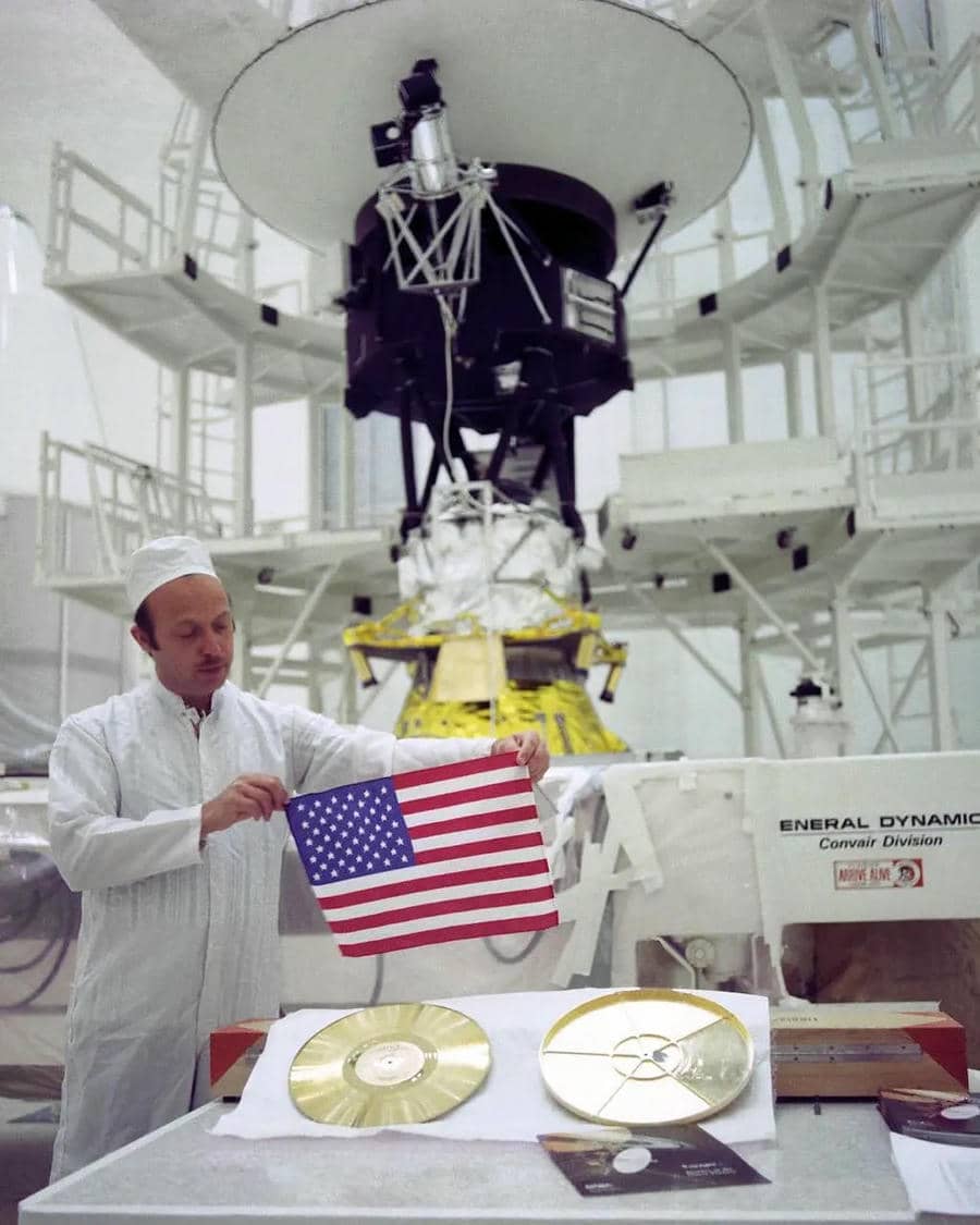 Voyager 2 1.jpg - NASA / JPL-Caltech   Voyager 2 1.jpg - NASA / JPL-Caltech