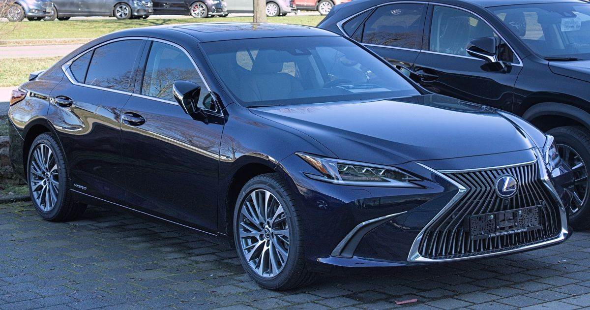 Lexus ES 300h _ Foto Wikimedia Alexander Migl.jpg - Wikimedia / Alexander Migl   Lexus ES 300h _ Foto Wikimedia Alexander Migl.jpg - Wikimedia / Alexander Migl