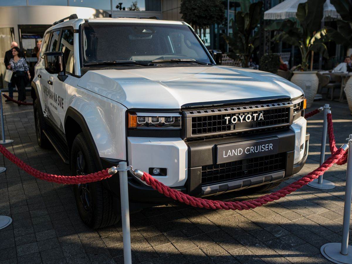  2 Toyota Land Cruiser_4.jpg - Stefan Stojanovic/Stefan_Stojanovic 