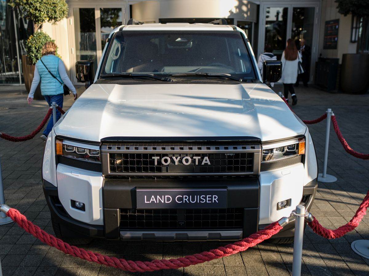  3 Toyota Land Cruiser_3.jpg 