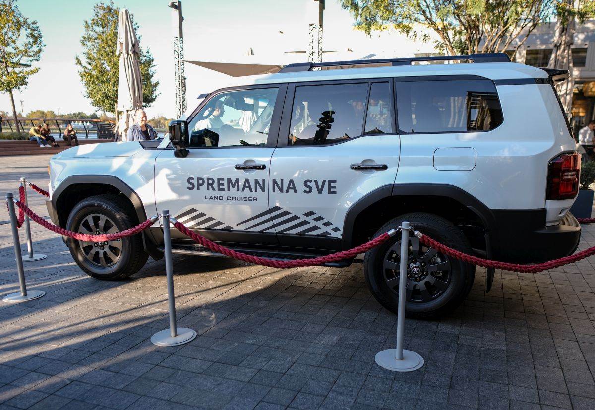  6 Toyota Land Cruiser_10.jpg 