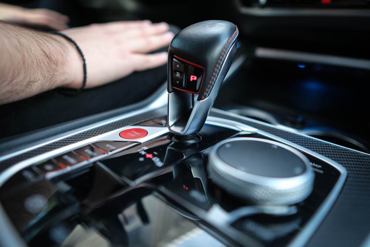 BMW XM kontrole i menjač BMW XM kontrole i menjač
