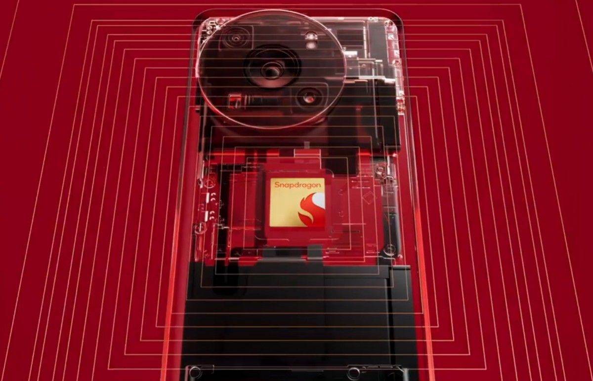 OnePlus 13 _ Foto OnePlus (6).jpg - Qualcomm   OnePlus 13 _ Foto OnePlus (6).jpg - Qualcomm