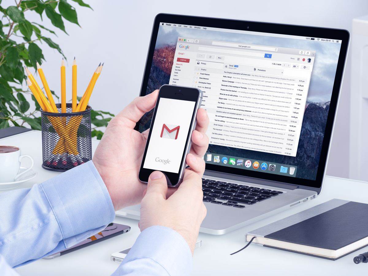 Google Gmail _ telefon _ laptop _ Foto Shutterstock (2).jpg Google Gmail _ telefon _ laptop _ Foto Shutterstock (2).jpg