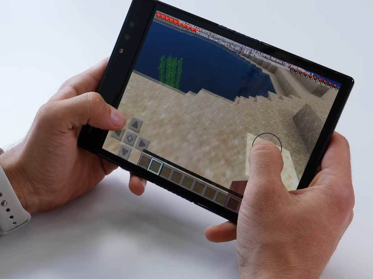  The Folding Phone of the Future! Royole FlexPai 9-24 screenshot.jpg - YouTube / EverythingApplePro E A P 