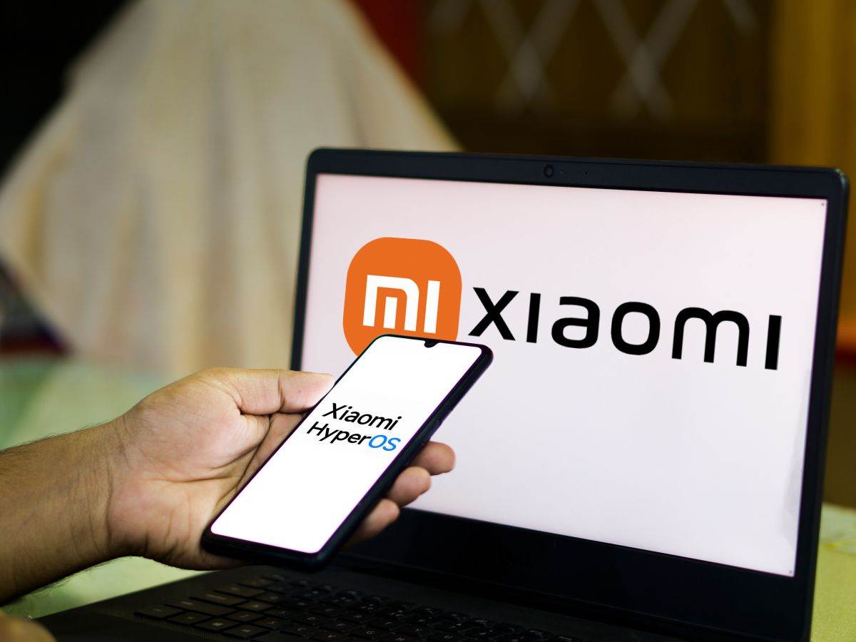 Xiaomi _ telefon _ laptop _ HyperOS _ Foto Shutterstock.jpg   Xiaomi _ telefon _ laptop _ HyperOS _ Foto Shutterstock.jpg