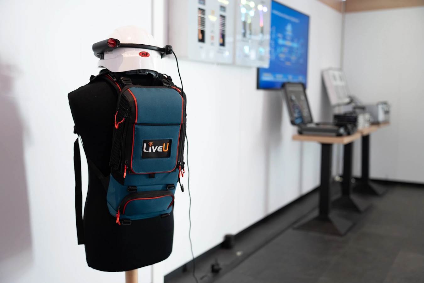  Huawei kamion u Srbiji_2024 2.jpg - Warp Studio 