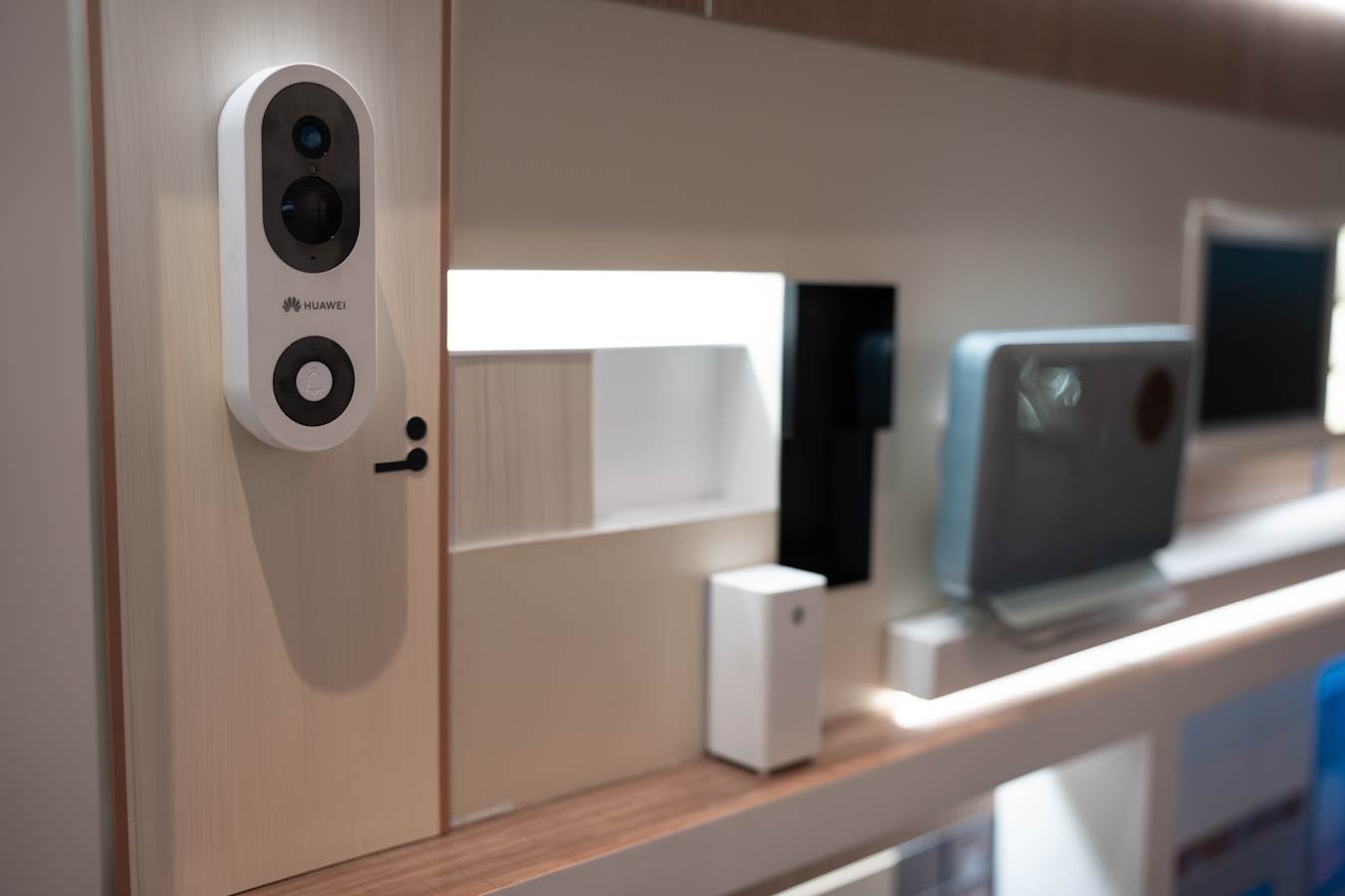  Huawei kamion u Srbiji_2024 7.jpg - Warp Studio 