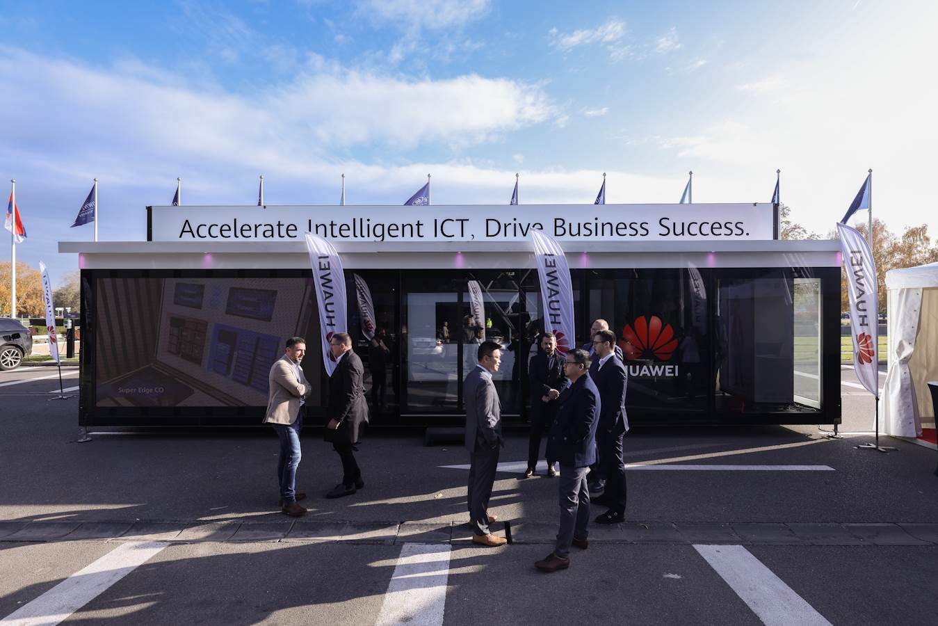  Huawei kamion u Srbiji_2024 9.jpg - Warp Studio 