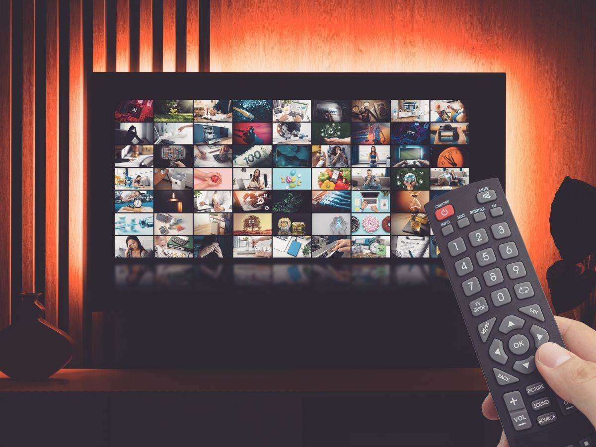 Televizor _ striming platforma _ filmovi _ Foto Shutterstock.jpg   Televizor _ striming platforma _ filmovi _ Foto Shutterstock.jpg