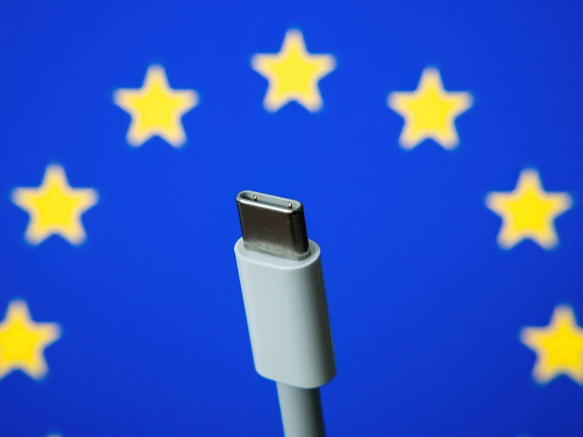 USB-C _ EU _ Foto Shutterstock.jpg USB-C _ EU _ Foto Shutterstock.jpg