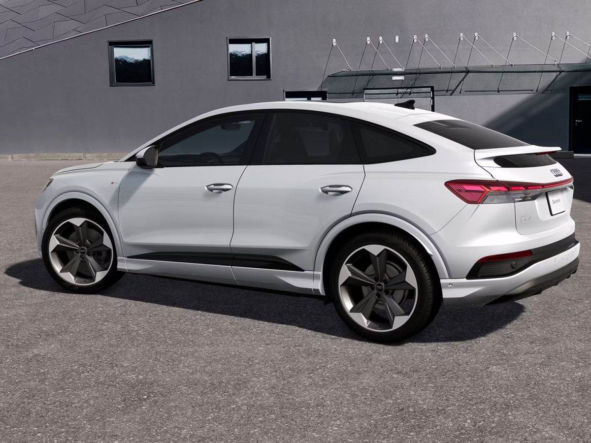  9 Audi Q4 Sportback 45 e-tron _ Foto Audi.jpg 