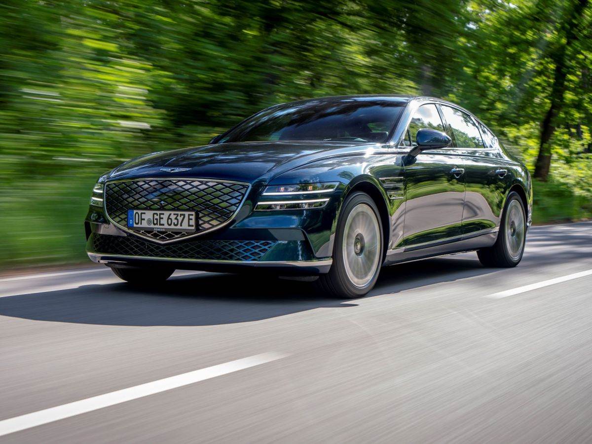  10 Genesis G80 Electrified _ Foto Genesis.jpg - Genesis 