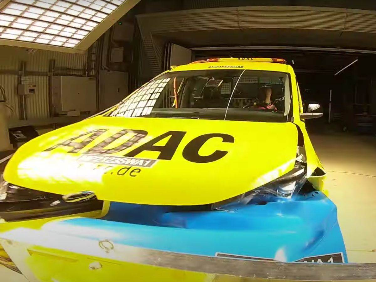 ADAC kreš test automobila _ PrintScreen YouTube ADAC.jpg ADAC kreš test automobila _ PrintScreen YouTube ADAC.jpg