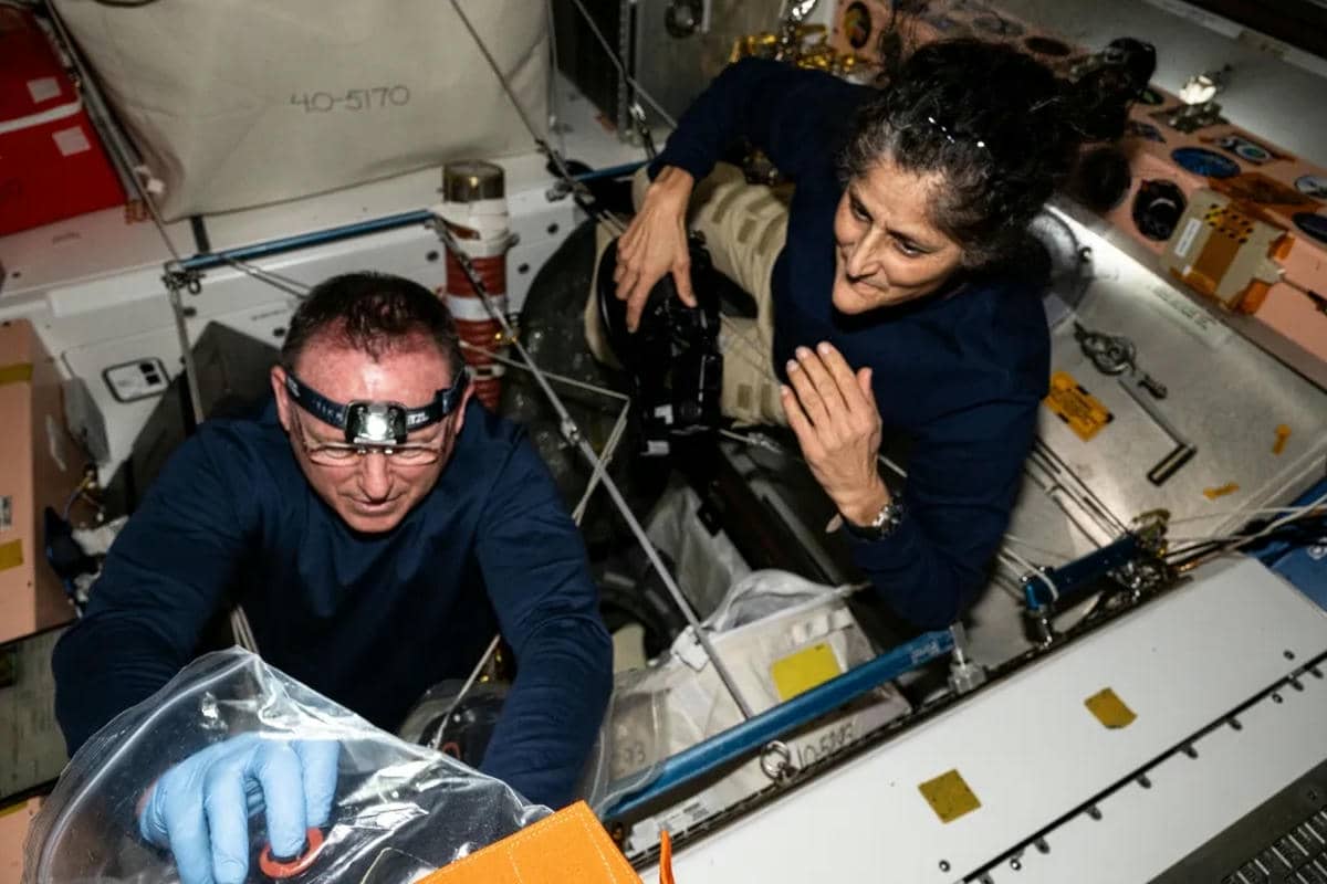 Zarobljeni astronauti 4.jpg - NASA   Zarobljeni astronauti 4.jpg - NASA
